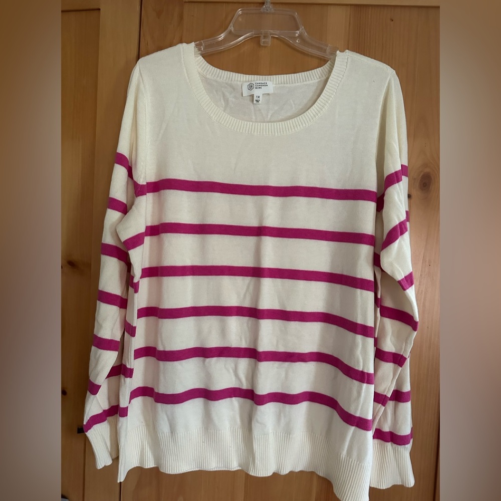 Women’s lightweight long sleeve top
